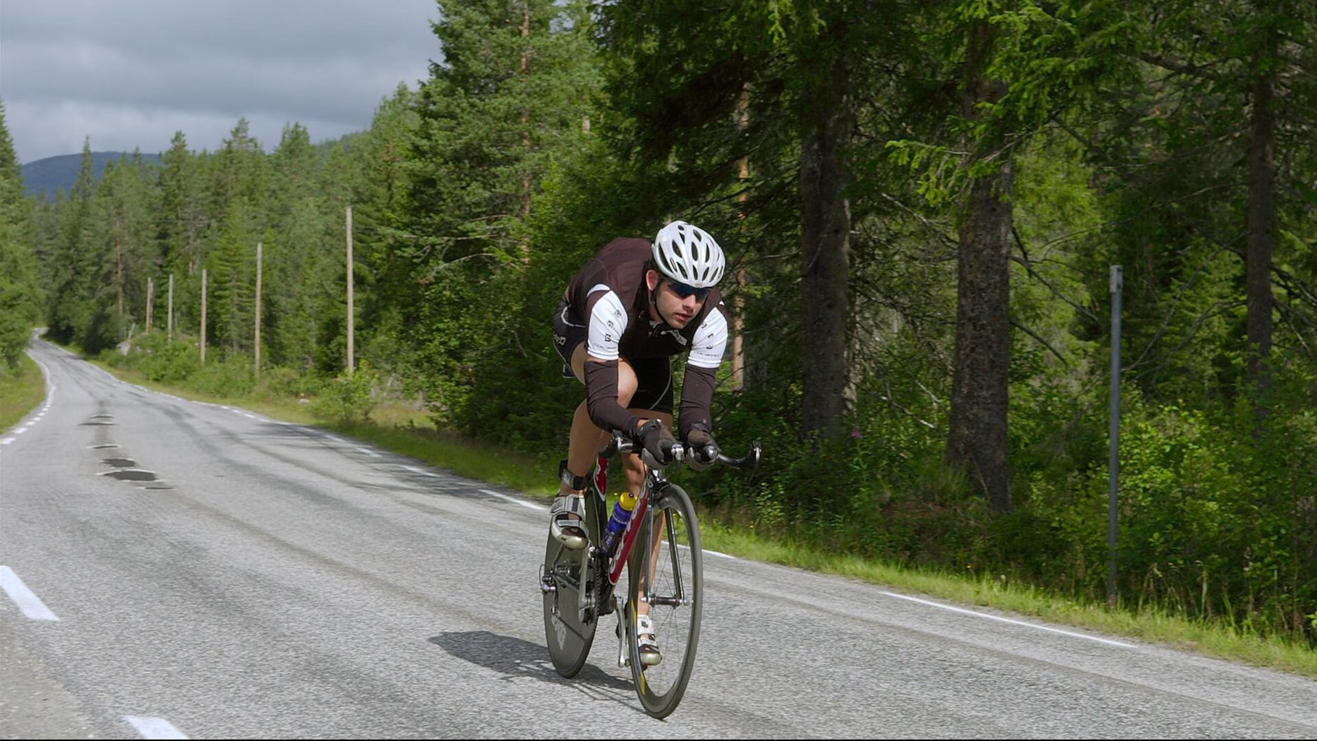 什么原因阻碍中国男篮建立稳定打法，中国男篮为何要打落选赛