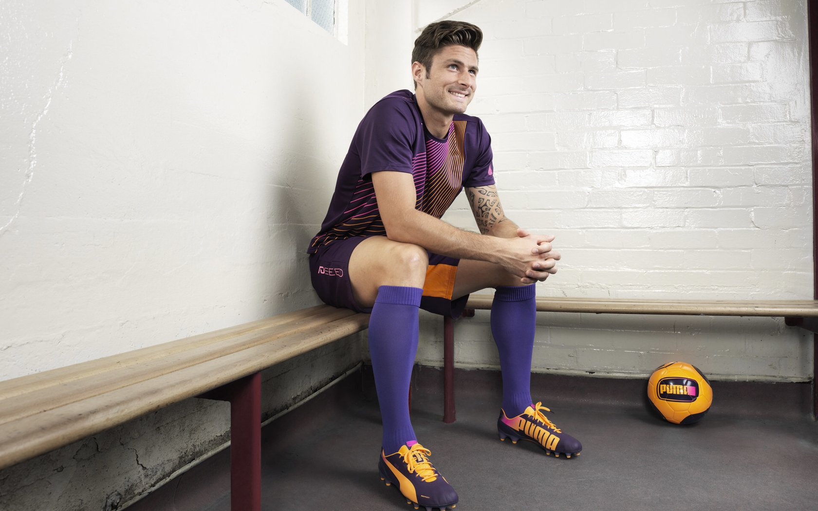 恩比德谈伤愈归来感谢队友支持与信任，恩比德接受采访